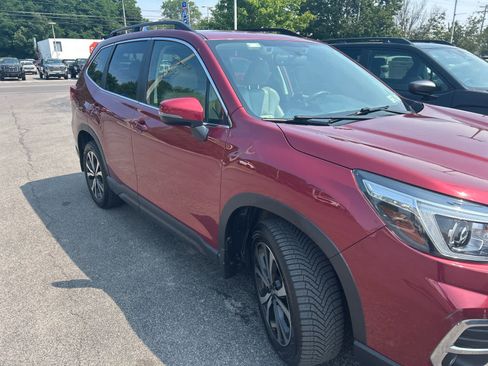 Used 2020 Subaru Forester Limited AWD/4WD image 3