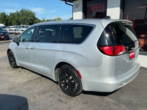 Used 2023 Chrysler Voyager LX FWD image 2