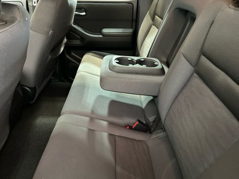 Used 2023 Nissan Frontier SV w/ Midnight Edition Package AWD/4WD image 5