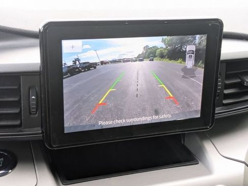 Used 2023 Ford Explorer XLT w/ Class IV Trailer Tow Package AWD/4WD image 12