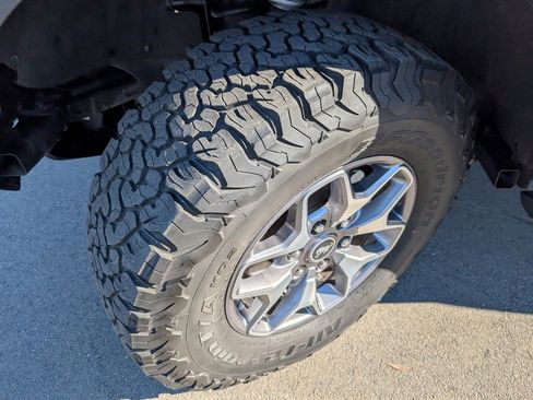 Used 2023 Ford Bronco Badlands image 21