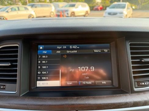 Used 2015 Hyundai Genesis 5.0 RWD image 22