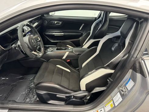 Used 2021 Ford Mustang Shelby GT500 w/ Carbon Fiber Track Pack RWD image 14