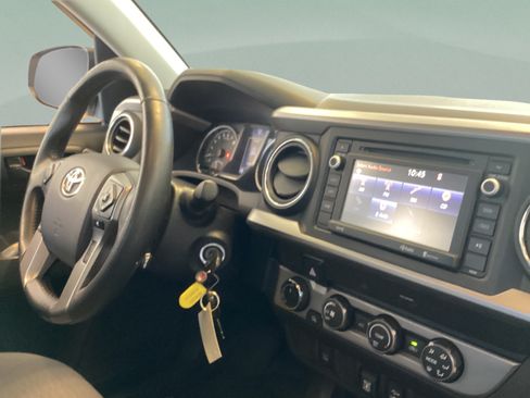Used 2019 Toyota Tacoma SR5 AWD/4WD image 30
