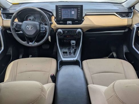 Used 2020 Toyota RAV4 LE FWD image 15