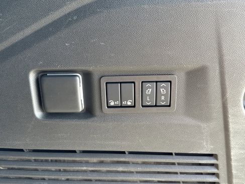 Certified 2024 GMC Yukon Denali Ultimate image 10