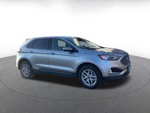 Used 2024 Ford Edge SEL image 2