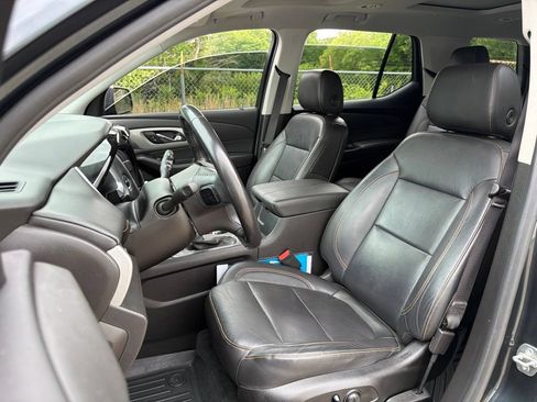 Used 2021 Chevrolet Traverse LT w/ LT Premium Package FWD image 27