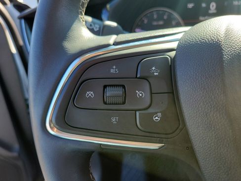 Used 2023 Buick Envision Essence image 18