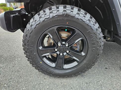 Used 2021 Jeep Wrangler Unlimited Sahara image 9