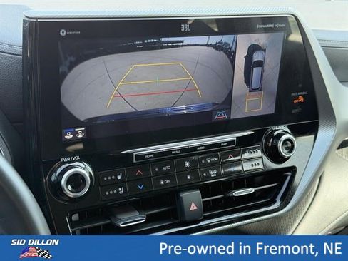Used 2022 Toyota Highlander Platinum AWD/4WD image 11