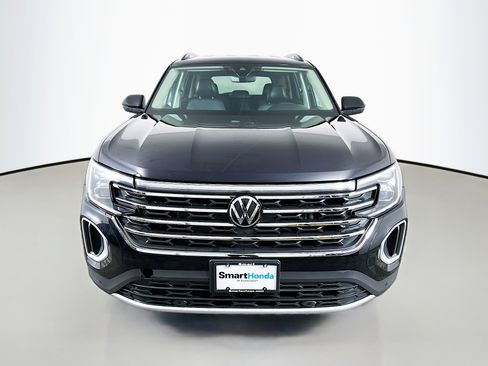 Used 2024 Volkswagen Atlas SE image 2