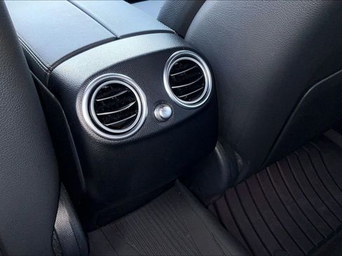 Used 2022 Mercedes-Benz GLC 300 image 33