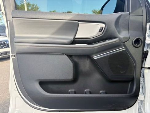 Used 2025 Ford Expedition Active AWD/4WD image 10