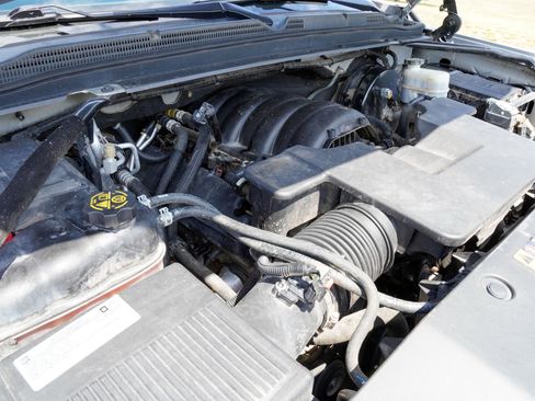 Used 2019 Chevrolet Suburban LT AWD/4WD image 22