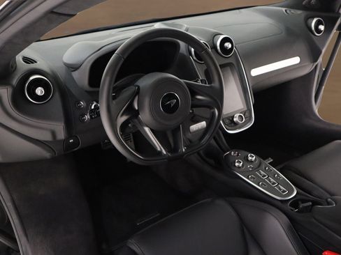 Used 2023 McLaren GT image 8
