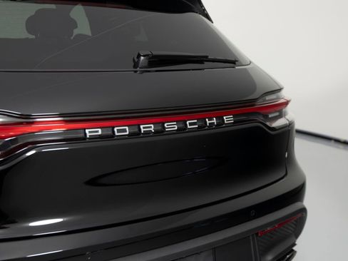 Certified 2026 Porsche Macan AWD/4WD image 40