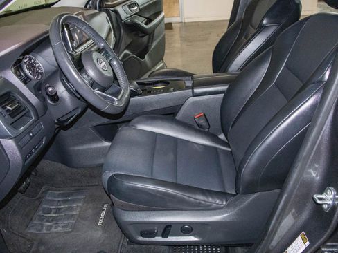 Used 2023 Nissan Rogue SV w/ SV Premium B Package FWD image 7