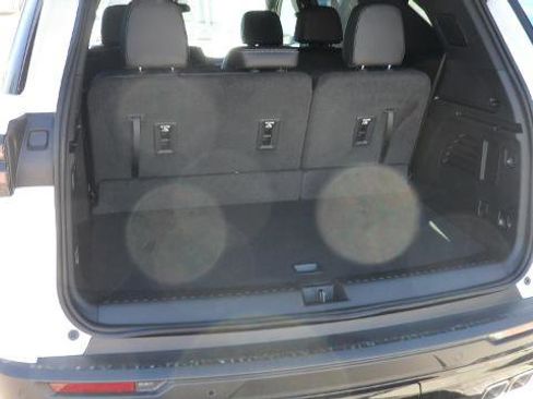 New 2026 Chevrolet Traverse LT w/ Midnight/Sport Edition AWD/4WD image 11