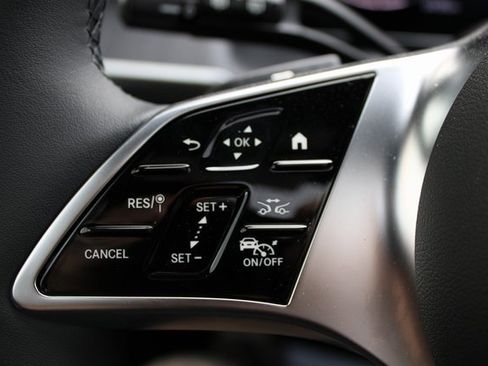 New 2025 Mercedes-Benz GLC 350e 4MATIC image 19