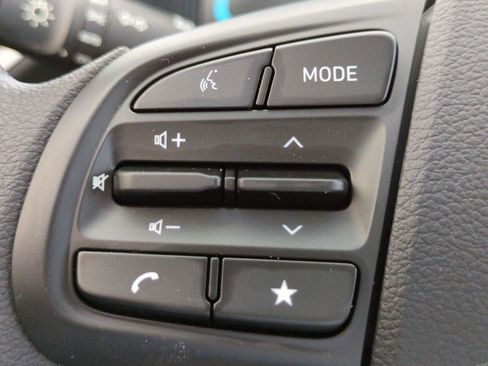Certified 2024 Hyundai Venue SE FWD image 20