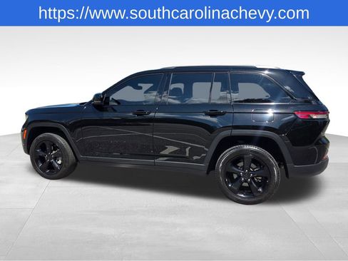 Used 2024 Jeep Grand Cherokee Limited w/ Black Appearance Package image 36