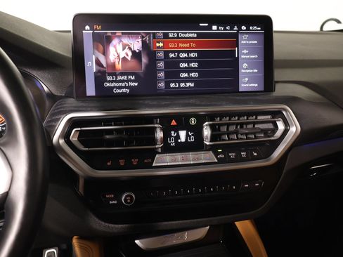Used 2023 BMW X4 xDrive30i w/ M Sport Package AWD/4WD image 5