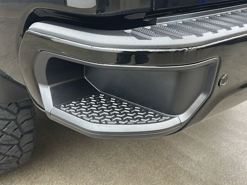 Used 2025 GMC Sierra 3500 Denali w/ Denali Reserve Package image 15