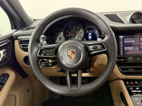 Certified 2026 Porsche Macan AWD/4WD image 19