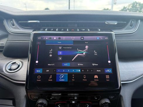 Used 2021 Jeep Grand Cherokee L Limited image 26