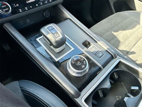 Used 2023 Mitsubishi Outlander SE image 18