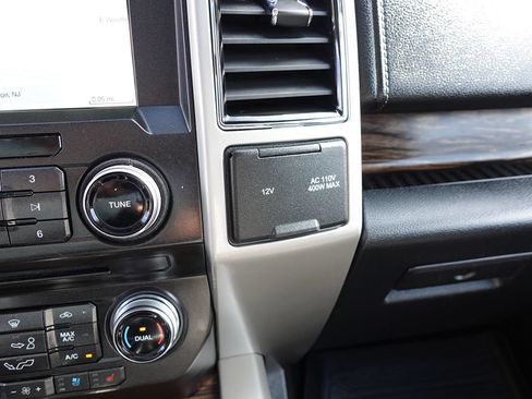 Used 2018 Ford F150 Lariat w/ Equipment Group 502A Luxury AWD/4WD image 48