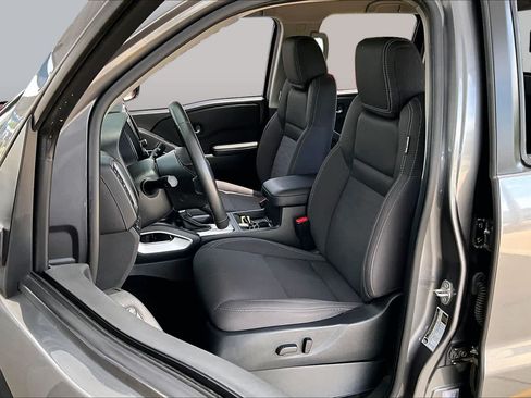Used 2024 Nissan Frontier SV w/ SV Convenience Package AWD/4WD image 8