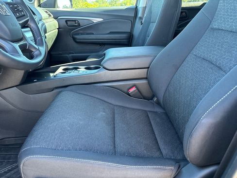 Certified 2025 Honda Ridgeline Sport image 17
