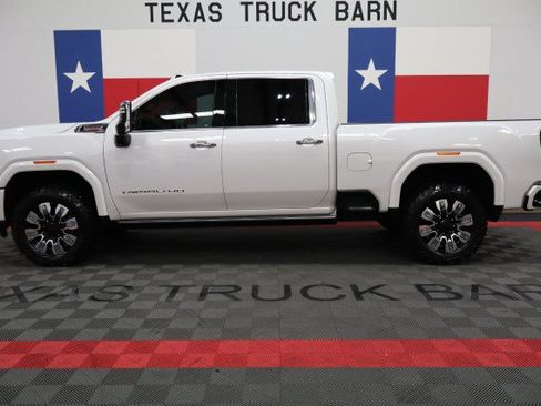 Used 2022 GMC Sierra 2500 Denali AWD/4WD image 1