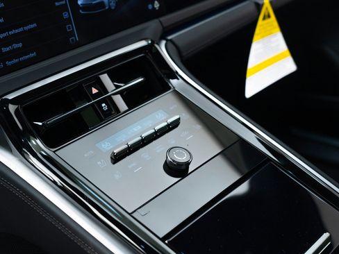 New 2025 Porsche Panamera image 27