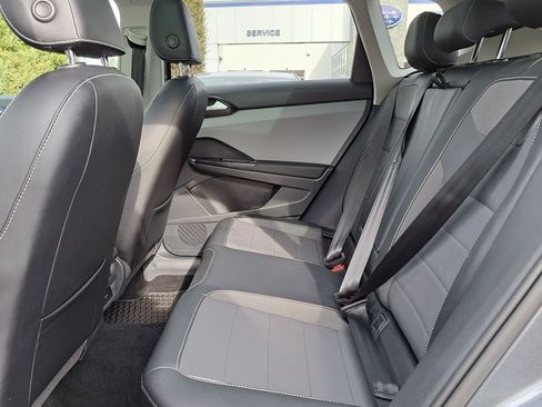 Used 2022 Volkswagen Taos SE image 27