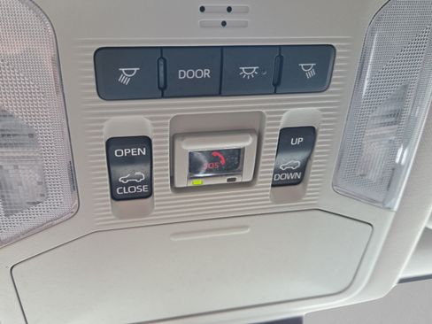 Certified 2022 Toyota RAV4 XLE Premium AWD/4WD image 29