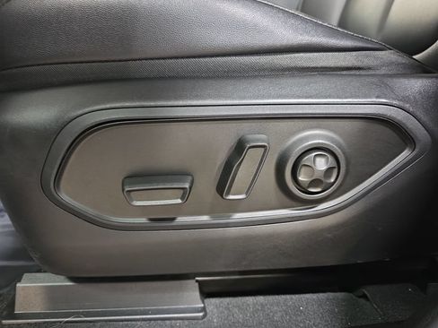 Used 2023 Jeep Grand Cherokee L Limited AWD/4WD image 31