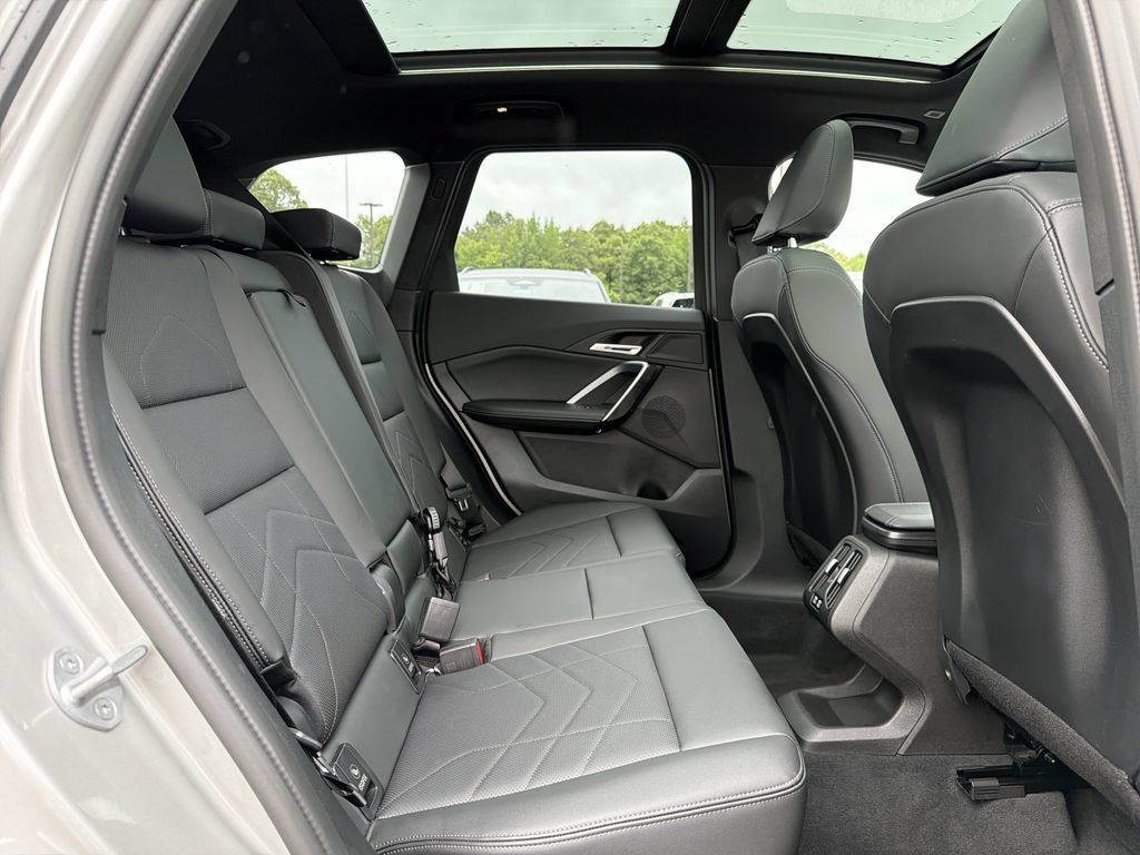 Used 2025 BMW X1 xDrive28i AWD/4WD image 16