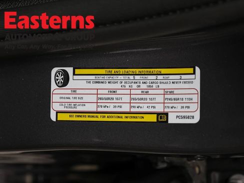 Used 2023 Jeep Grand Cherokee Overland w/ Luxury Tech Group IV AWD/4WD image 39