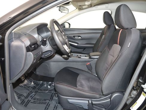 Used 2025 Nissan Sentra SR FWD image 11