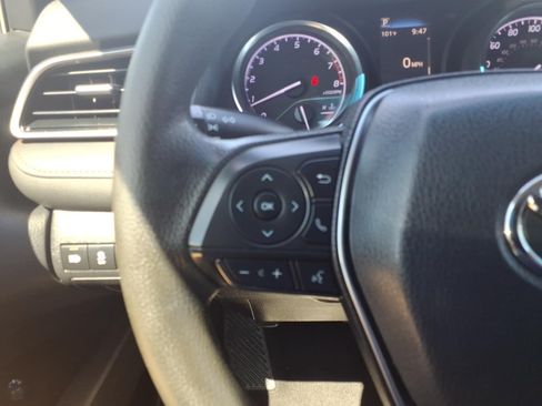 Used 2019 Toyota Camry LE FWD image 25