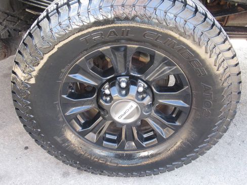 Used 2022 Ford F350 Lariat w/ Tremor Off-Road Package image 8