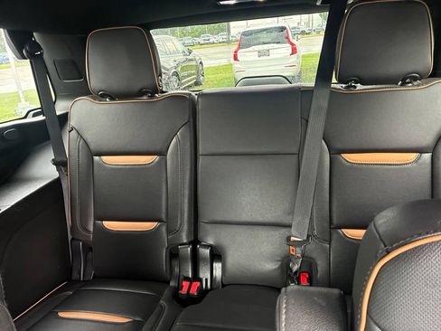 Used 2023 GMC Yukon AT4 AWD/4WD image 8