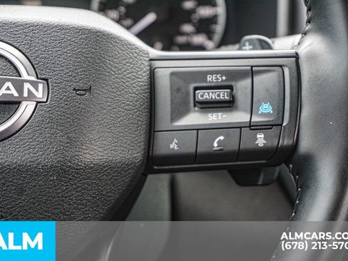 Used 2025 Nissan Rogue SV FWD image 29
