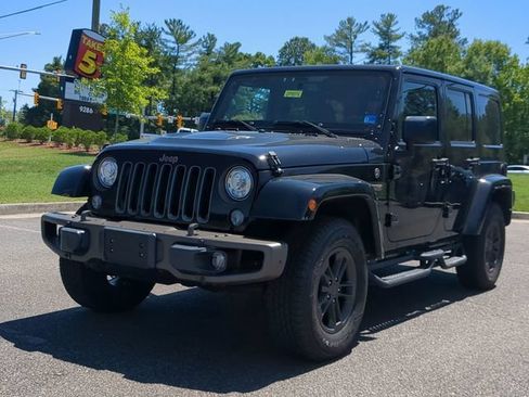 Used 2017 Jeep Wrangler Unlimited Sahara AWD/4WD image 7