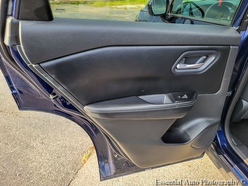 Used 2024 Nissan Rogue SV FWD image 26