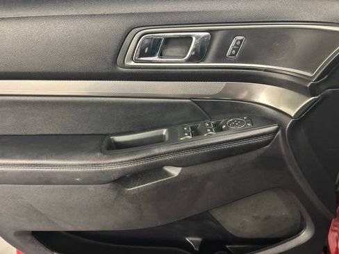 Used 2019 Ford Explorer XLT image 20