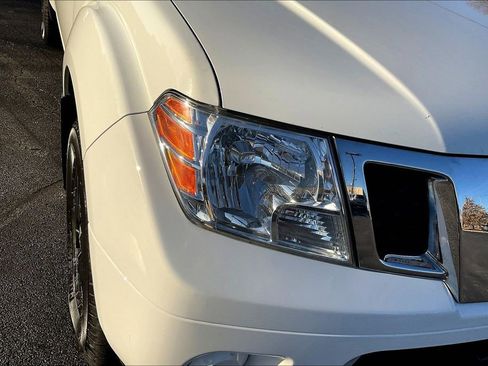 Used 2019 Nissan Frontier SV image 32